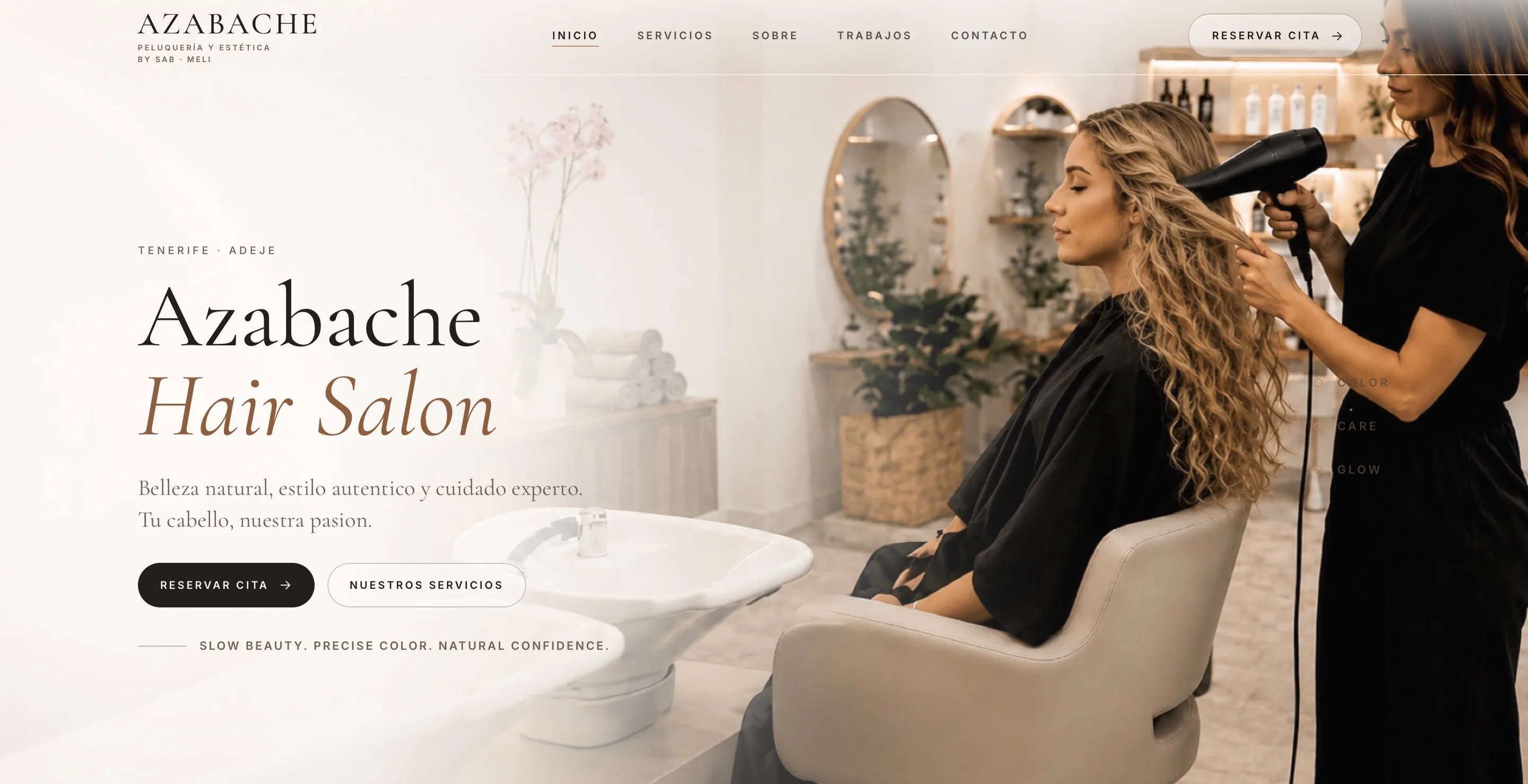 Homepage Azabache pour salon de coiffure avec direction élégante et service capillaire.